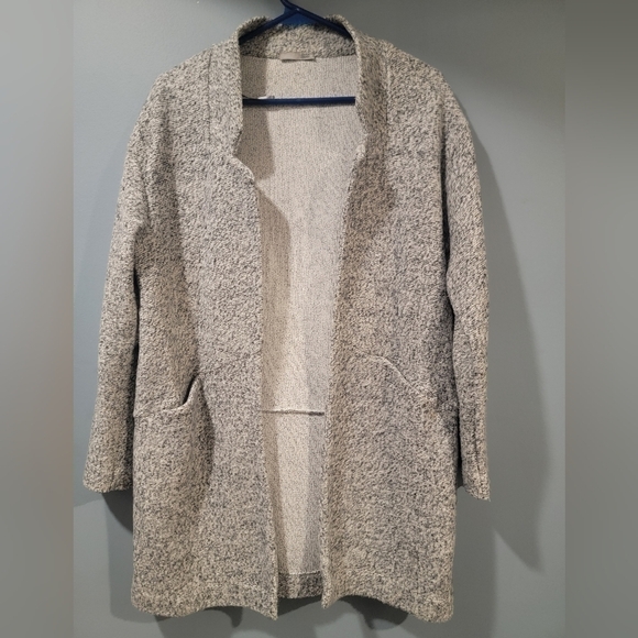 Zara Cardigan Sweater - Picture 1 of 4
